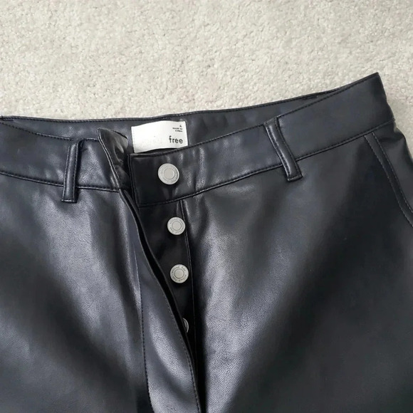 Wilfred Modern Cargo vegan leather Pant - Picture 4 of 13